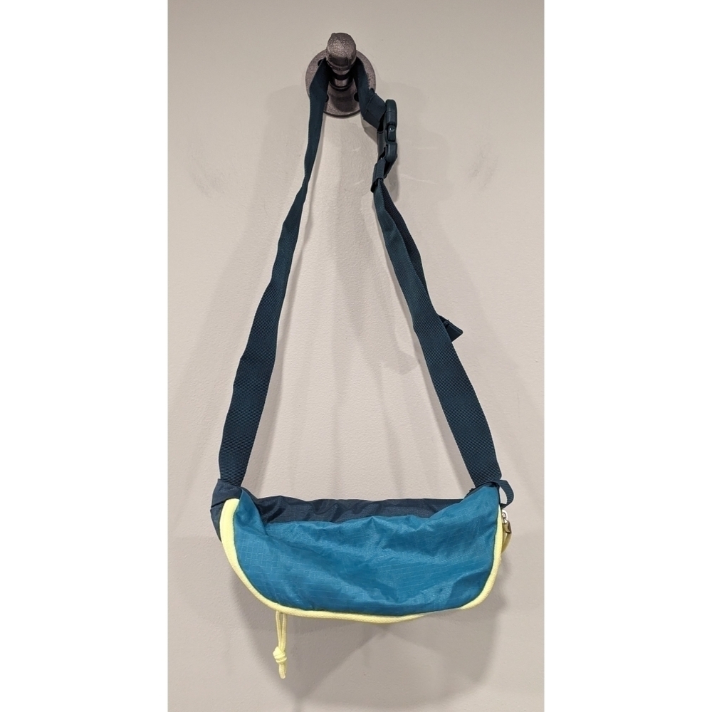 Eddie Bauer Color Block Stowaway Convertible Fann… - image 3